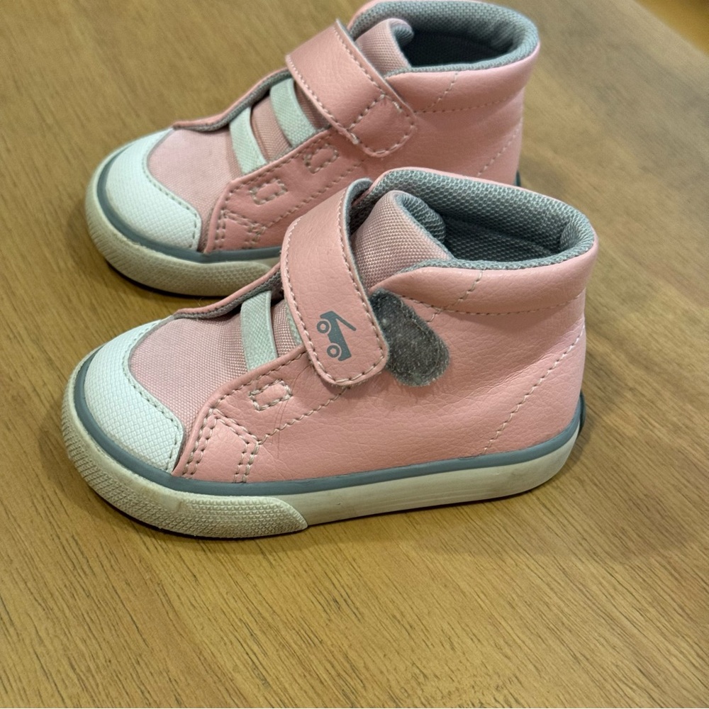 See Kai Run Belmont II Pink
Toddler Sneakers Size 4